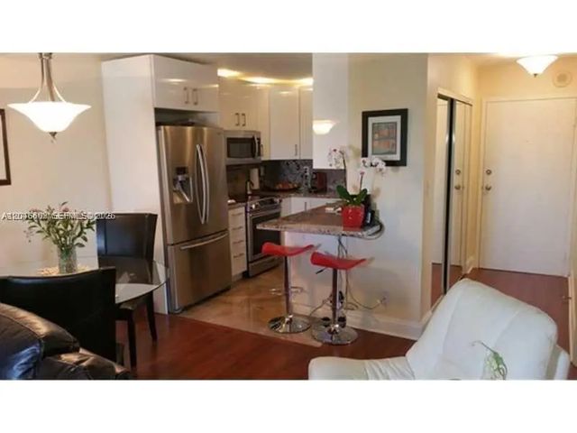 2 of 10 - 900 Ne 18th Avenue #505, Fort Lauderdale, FL