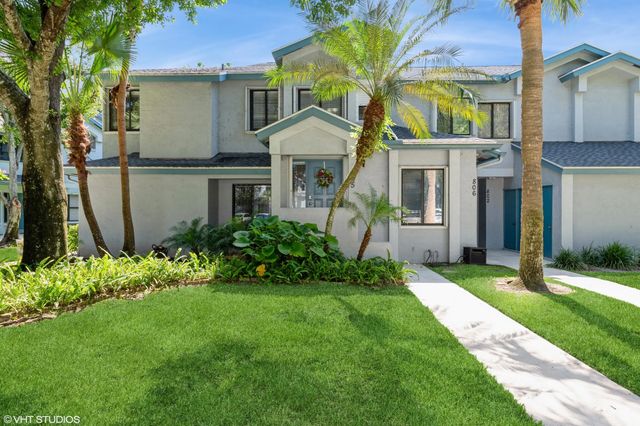 805 Harbour Pointe Way, Greenacres