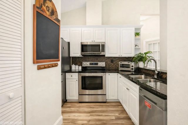 5 of 23 - 805 Harbour Pointe Way, Greenacres, FL