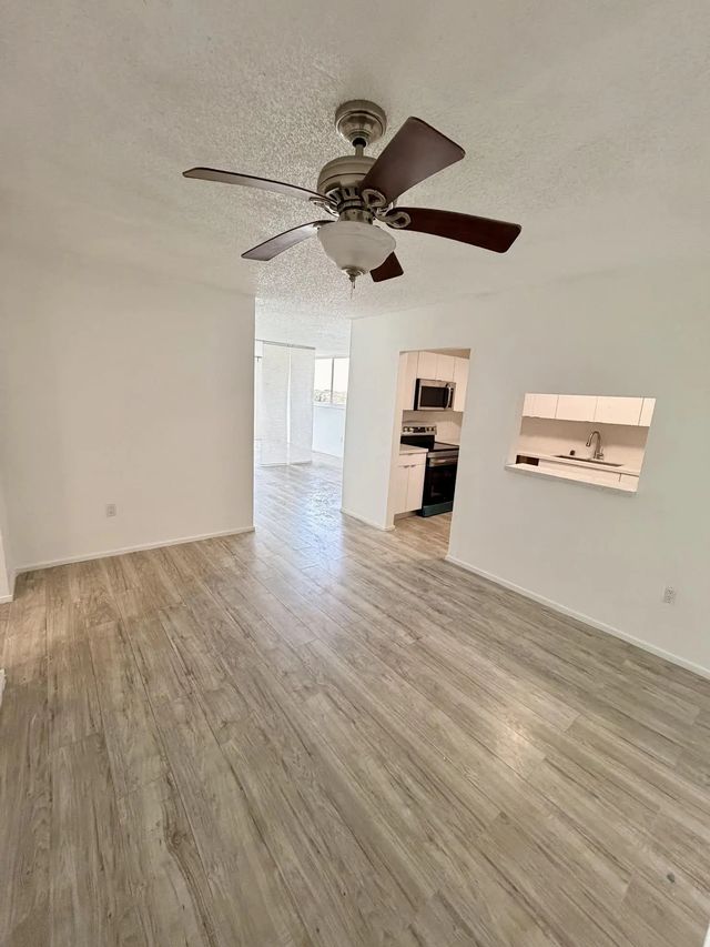 3 of 26 - 12500 Ne 15th Avenue #516, North Miami, FL
