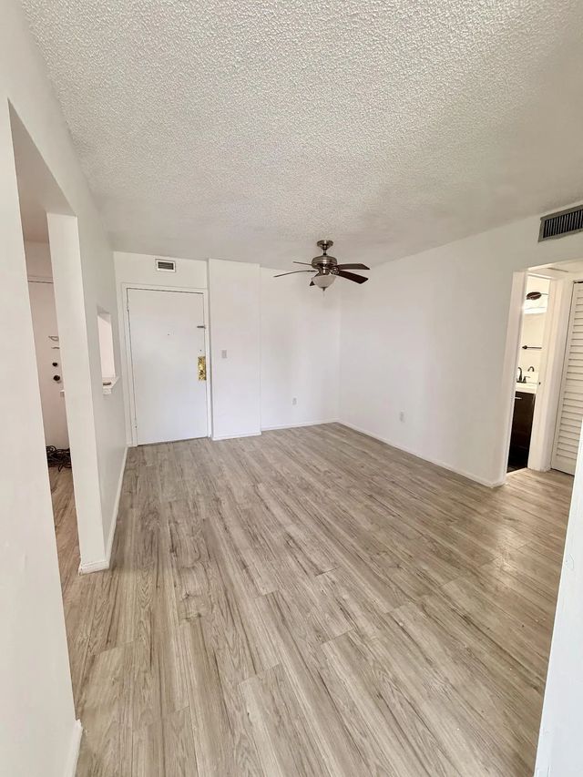 4 of 26 - 12500 Ne 15th Avenue #516, North Miami, FL