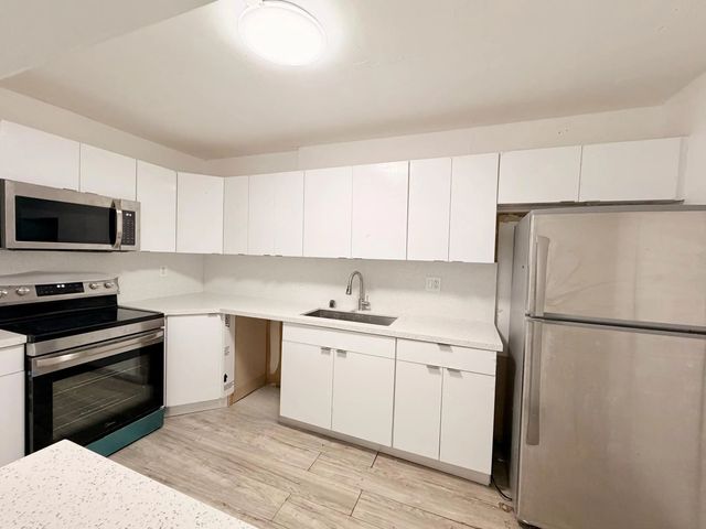 5 of 26 - 12500 Ne 15th Avenue #516, North Miami, FL