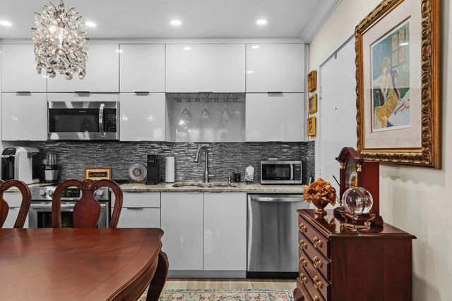 3 of 22 - 6260 Ne 18th Avenue #712, Fort Lauderdale, FL