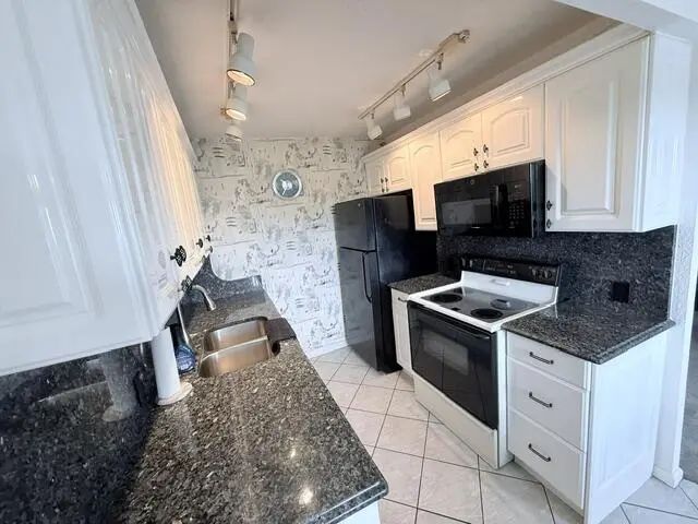 2 of 45 - 4065 Harwood E, Deerfield Beach, FL