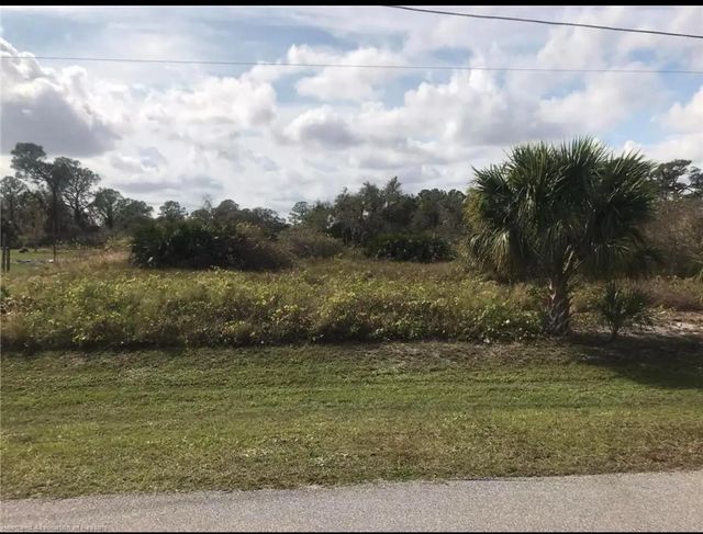 1995 Clam Drive, Sebring