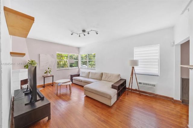 3 of 30 - 1559 Meridian Avenue #108, Miami Beach, FL