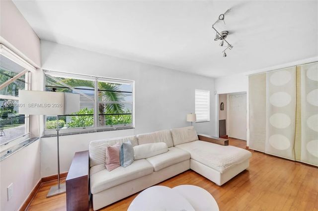 5 of 30 - 1559 Meridian Avenue #108, Miami Beach, FL