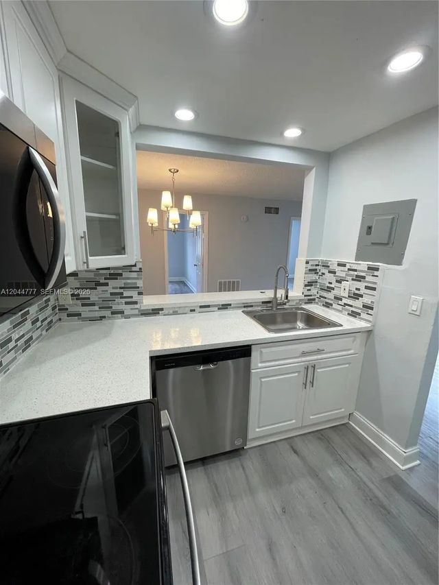 2 of 17 - 13685 Ne 10th Avenue #301, North Miami, FL