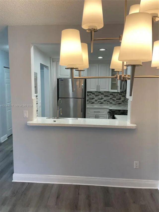 4 of 17 - 13685 Ne 10th Avenue #301, North Miami, FL