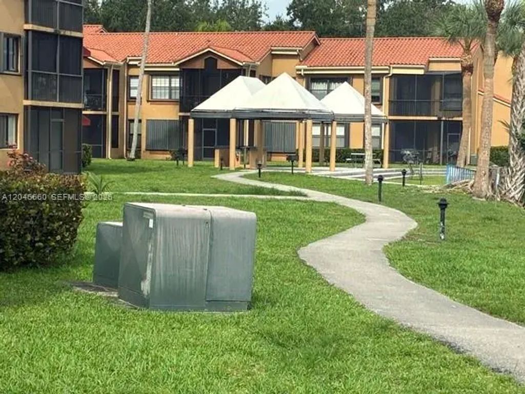 15545 N Miami Lakeway N #303, Miami Lakes