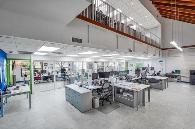 3 of 17 - 1400 Nw 79th Avenue, Doral, FL