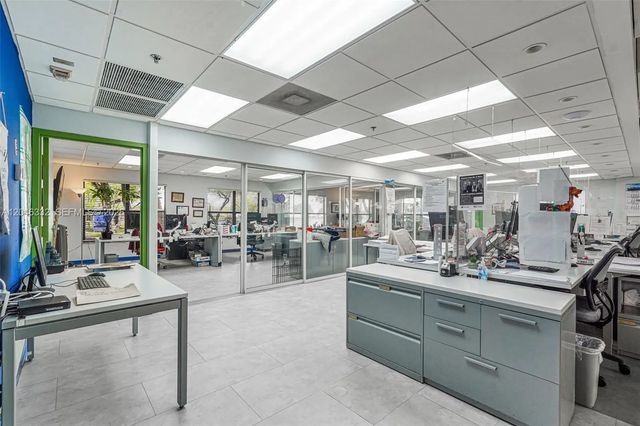 5 of 17 - 1400 Nw 79th Avenue, Doral, FL
