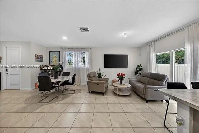 4 of 23 - 1707 Se 9th Terrace, Homestead, FL