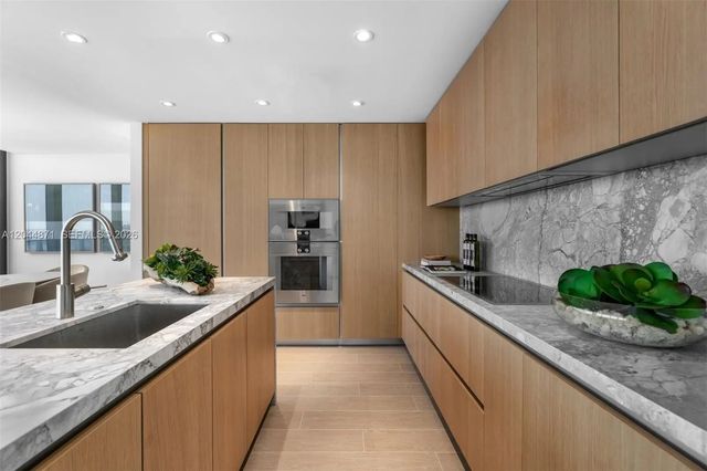 5 of 31 - 501 West Avenue #4102, Miami Beach, FL