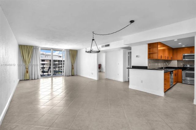 4 of 29 - 10350 W Bay Harbor Drive #8f, Bay Harbor Islands, FL