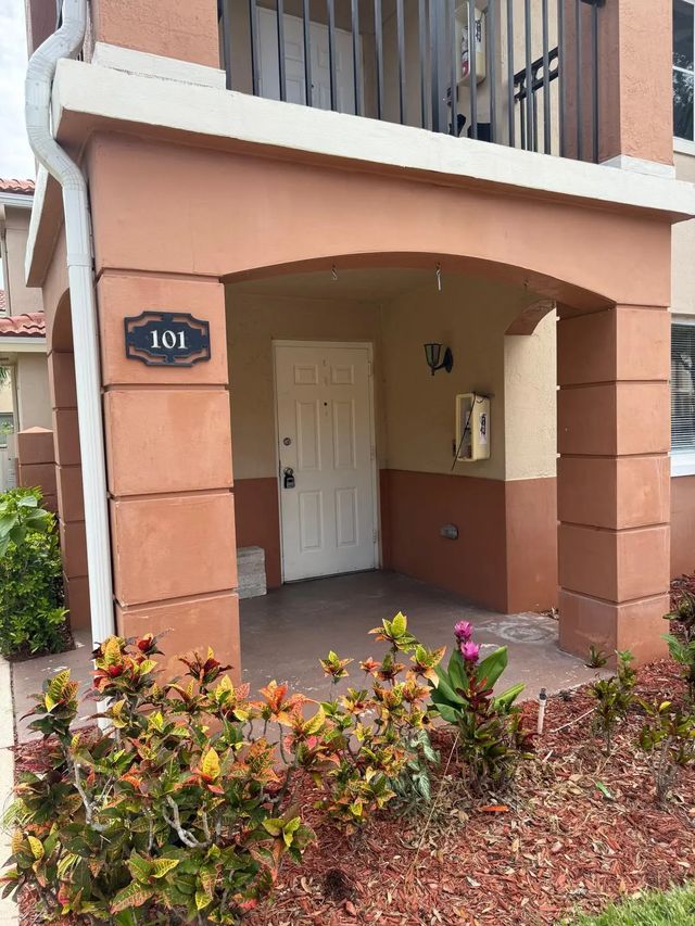 2 of 13 - 3481 Briar Bay Boulevard #101, West Palm Beach, FL