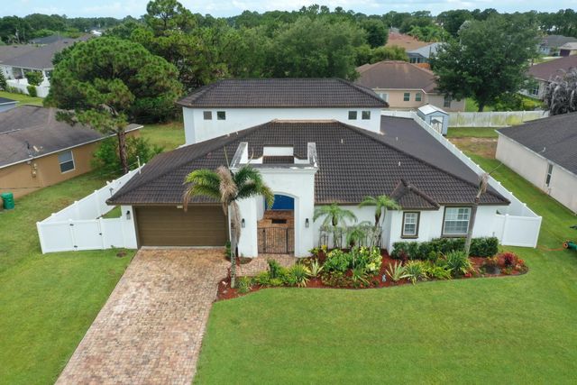 2 of 39 - 6008 Nw Winfield Drive, Port St. Lucie, FL