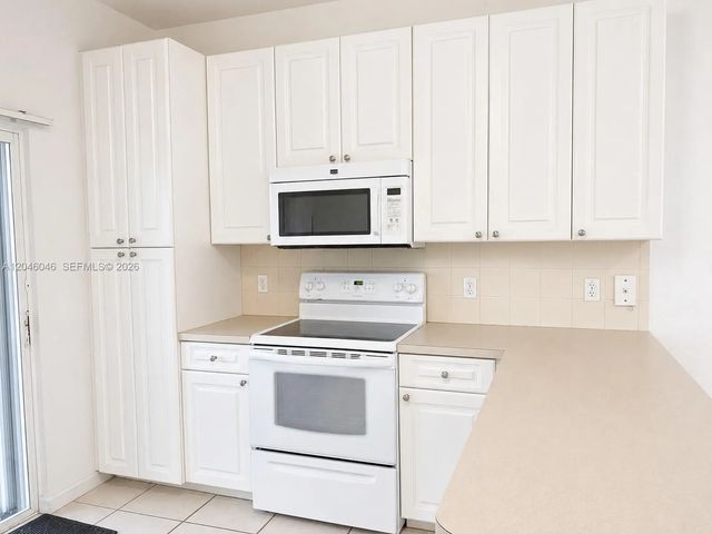 5 of 17 - 4950 Washington Street #12-4, Hollywood, FL