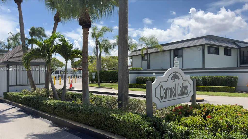 469 Ne 207th Lane #101, Miami