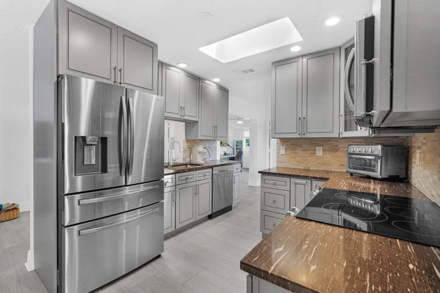 3 of 33 - 1050 Nw 73rd Terrace, Margate, FL