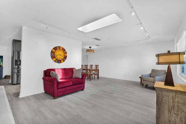 5 of 33 - 1050 Nw 73rd Terrace, Margate, FL
