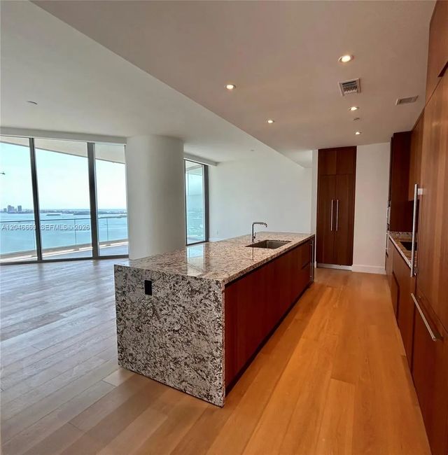 3 of 15 - 175 Se 25th Road #2804, Miami, FL