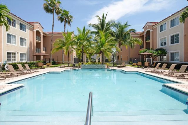 6851 Sw 44th Street #208, Miami