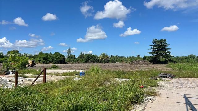 5 of 8 - 15820 Sw 209th Avenue, Miami, FL