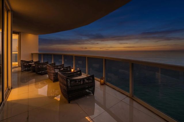 5 of 44 - 18201 Collins Avenue #ph 5109, Sunny Isles Beach, FL