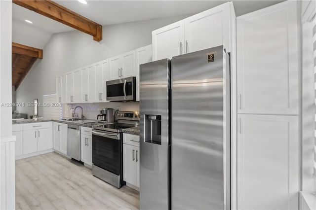 4 of 70 - 10311 Laurel Court, Pembroke Pines, FL