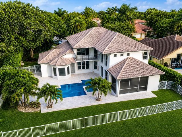 2 of 34 - 3683 W Lakes Estates Drive, Davie, FL