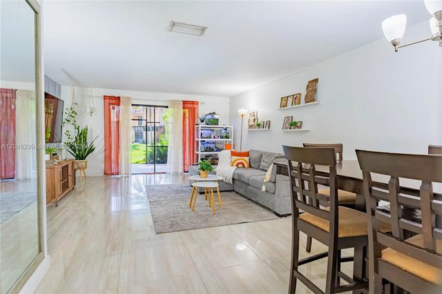4 of 32 - 1450 Nw 97th Avenue #268, Pembroke Pines, FL