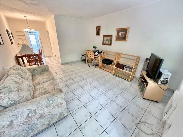 4 of 16 - 8132 Harding Avenue #6, Miami Beach, FL