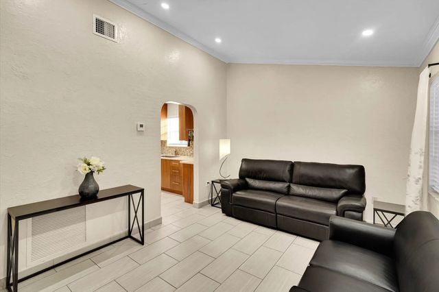 4 of 47 - 1670 Nw 121st Street, North Miami, FL