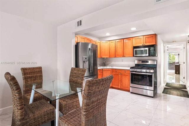 4 of 25 - 405 N Hibiscus Drive #204, Miami Beach, FL