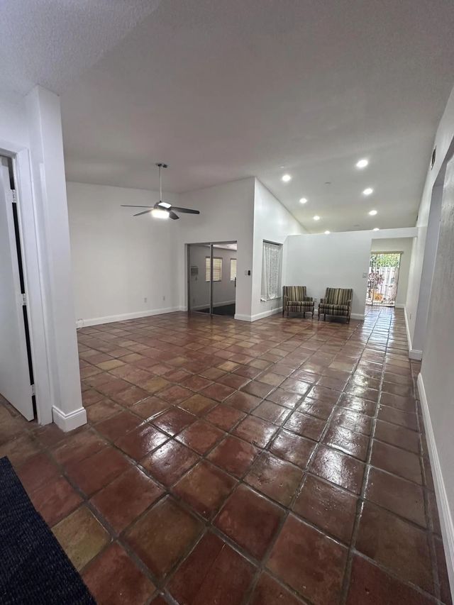 19823 Nw 64th Place, Hialeah