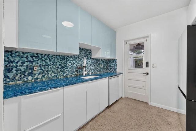 1805 N Dixie Highway, Fort Lauderdale