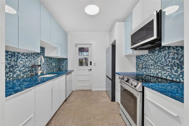 3 of 25 - 1805 N Dixie Highway, Fort Lauderdale, FL