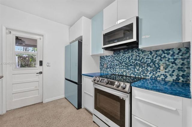 5 of 25 - 1805 N Dixie Highway, Fort Lauderdale, FL