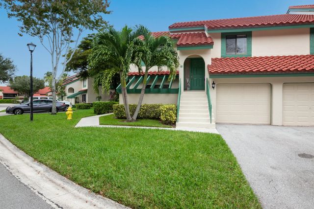3 Lexington  Lane E #a, Palm Beach Gardens