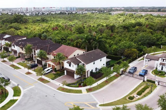8774 Nw 103rd Avenue, Doral