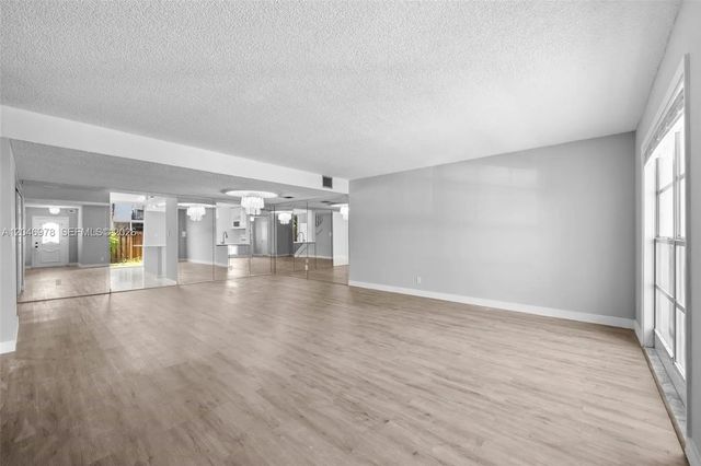 4 of 35 - 2408 Ne 10th Street #122, Hallandale Beach, FL