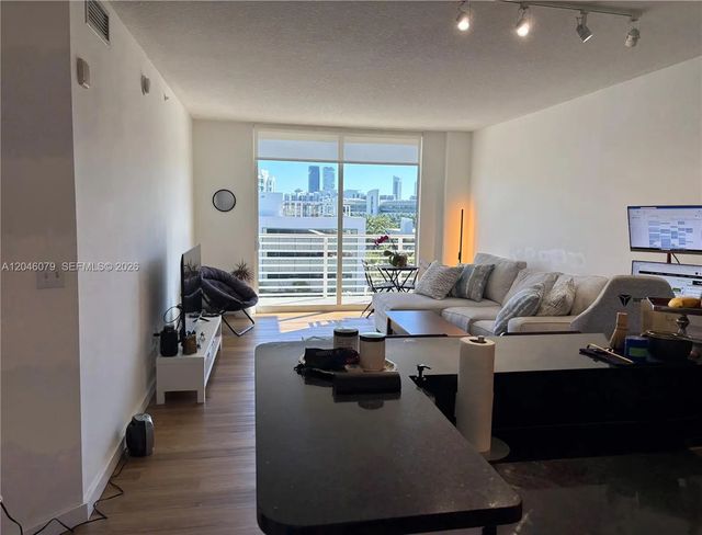 3 of 25 - 18800 Ne 29 Avenue #807, Aventura, FL