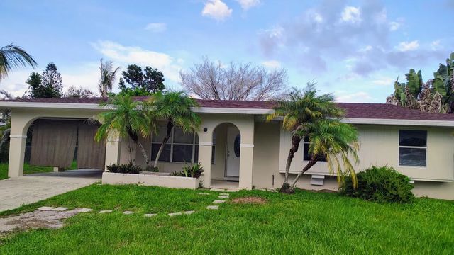 884 Se Solaz Avenue, Port St. Lucie