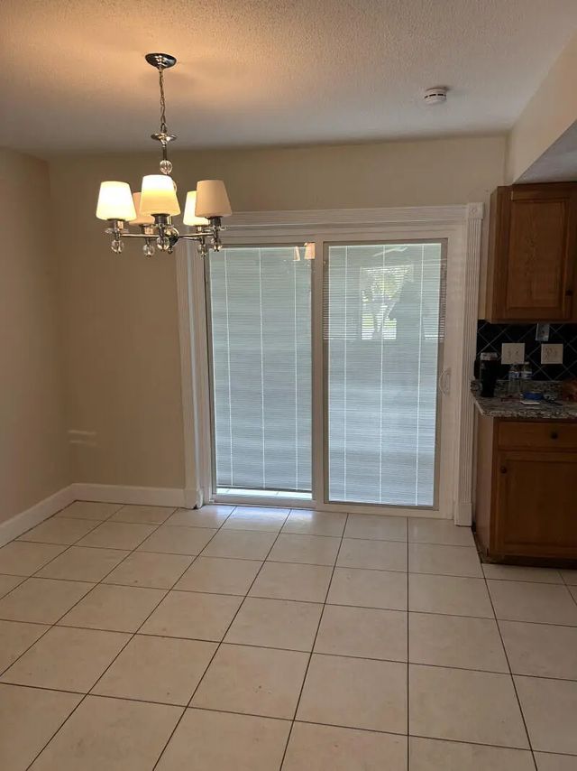3 of 10 - 884 Se Solaz Avenue, Port St. Lucie, FL