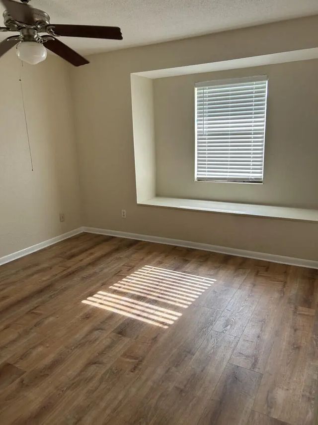 5 of 10 - 884 Se Solaz Avenue, Port St. Lucie, FL