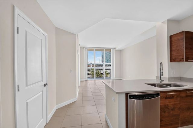 3 of 37 - 480 Hibiscus Street #515, West Palm Beach, FL
