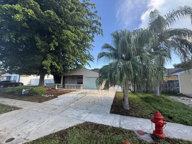 2 of 13 - 10685 Bobbie Lane, Royal Palm Beach, FL
