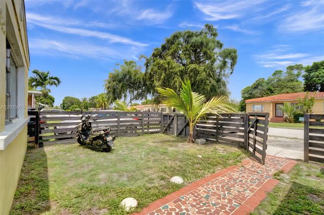 5 of 15 - 1042 Nw 76th Street, Miami, FL
