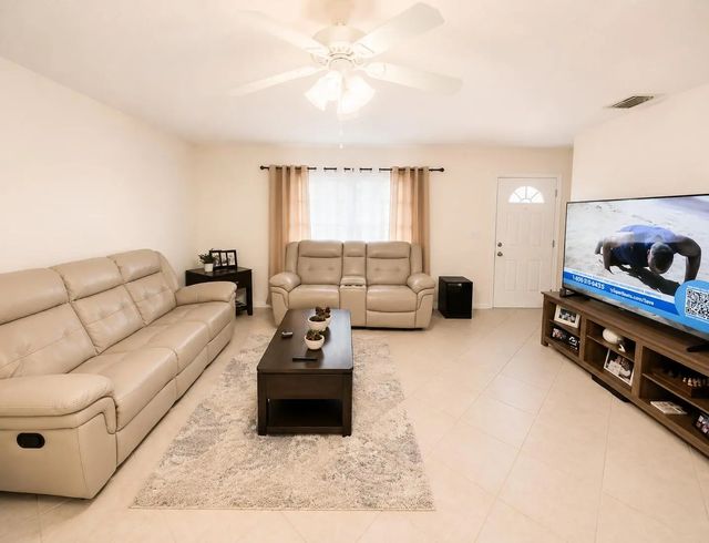 4 of 30 - 882 Se Walters Terrace, Port St. Lucie, FL